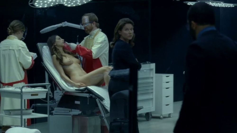 Angela Sarafyan Naked Body – Westworld s01e07 (2016)