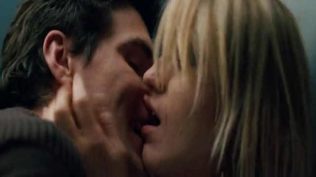 Cameron Diaz horny kissing and nude scene – In Her Shoes (2005)