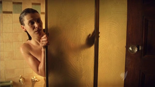 Diana Glenn nude scene – Carla Cametti PD s01e01 (2009)