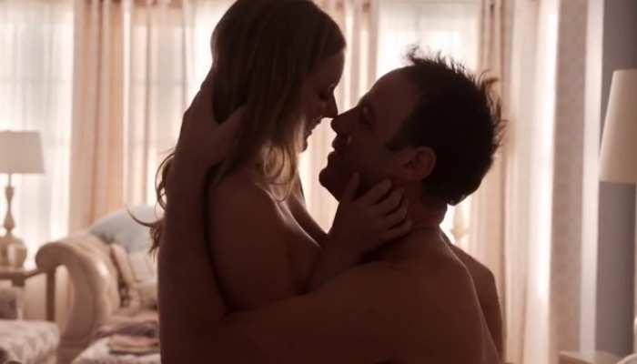 Julianna Guill sex and nude scene – Girlfriends Guide to Divorce s01e02 (2014)