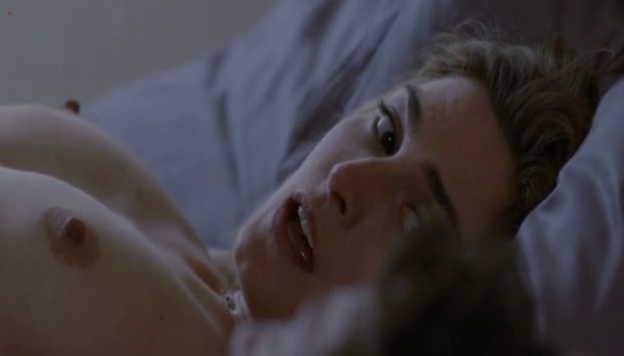 Julie Gayet nude scene – Sans laisser de traces (2010)