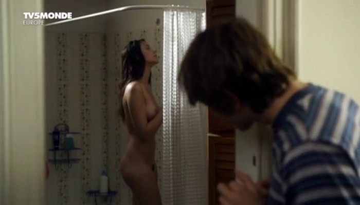 Valentine Catzeflis nude bath scene – Simple (2011)